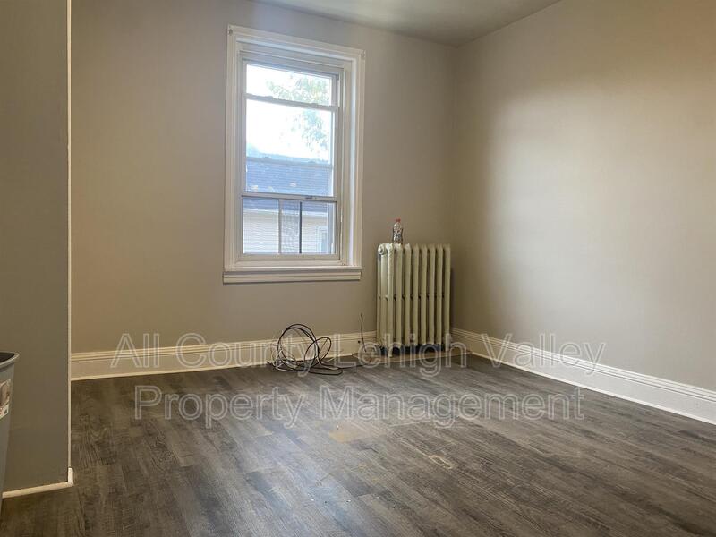 313 West St – photo 4