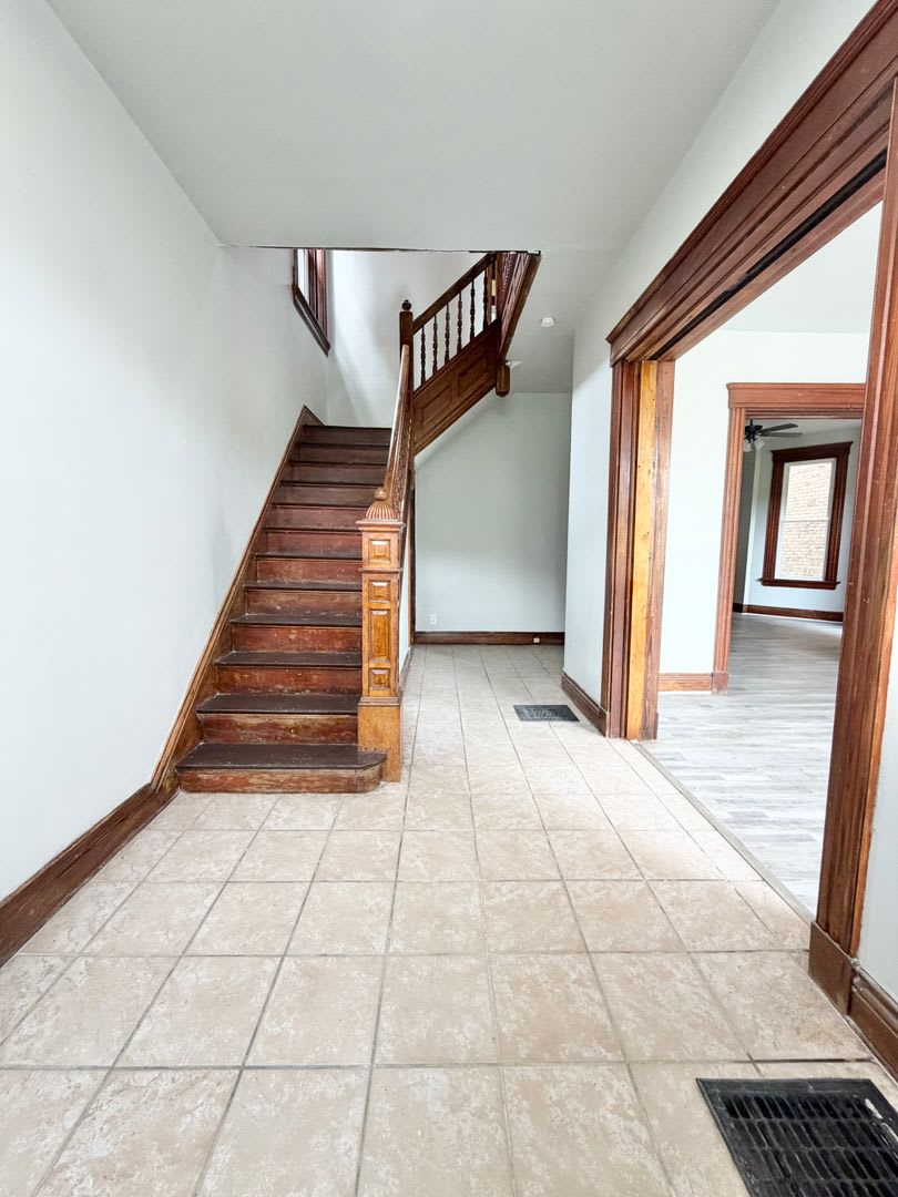4 bed 2 bath House Fairmount! Available Now! – photo 2