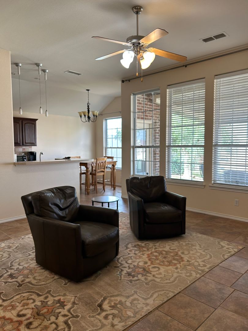 Beautiful Home in Stonegate!! – photo 3