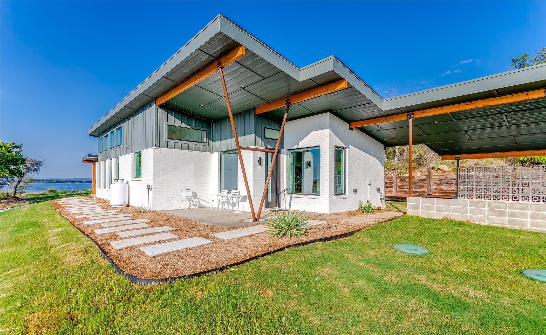 245 Lake House – photo 3