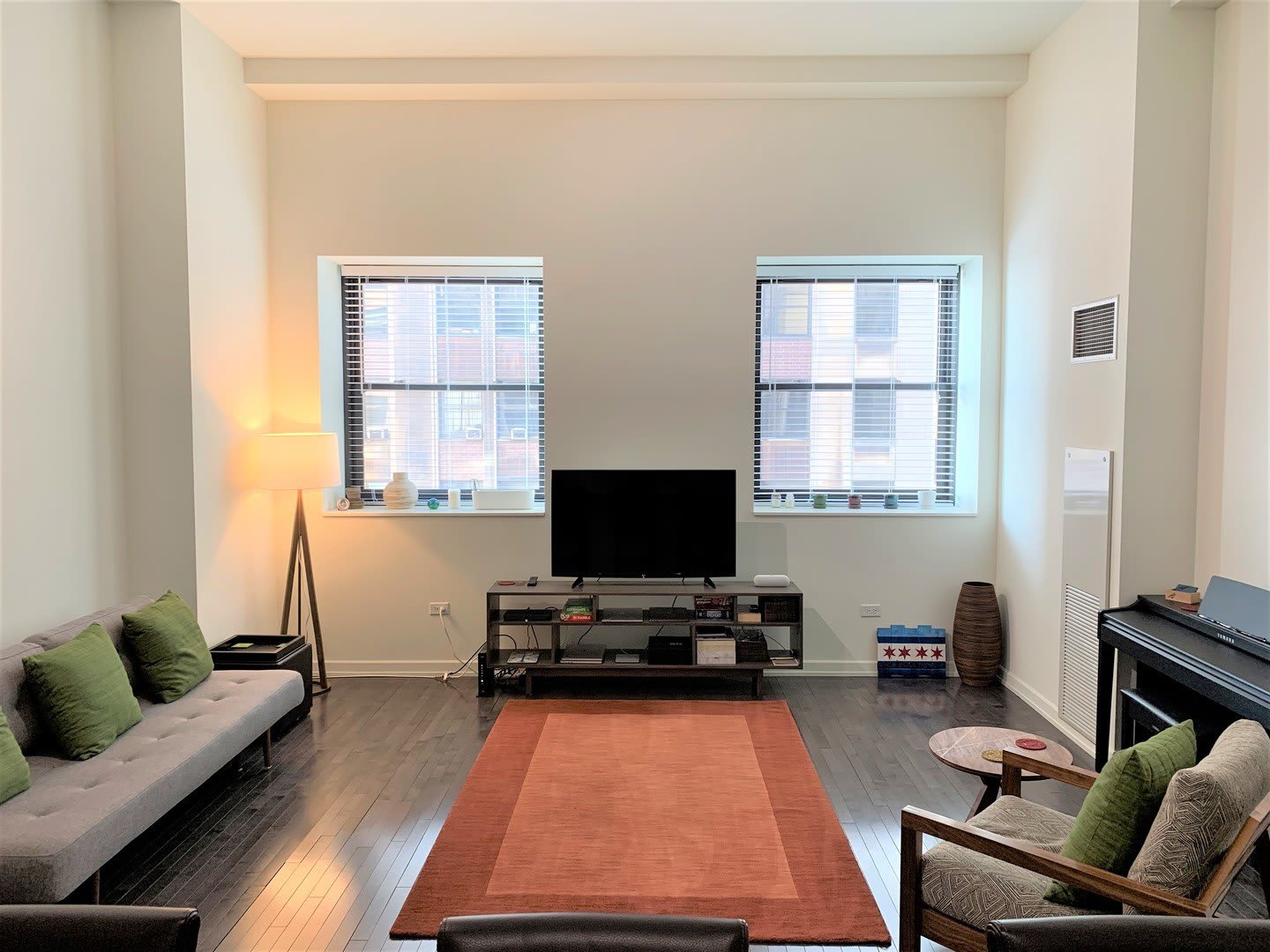 6 N MICHIGAN Avenue – photo 2