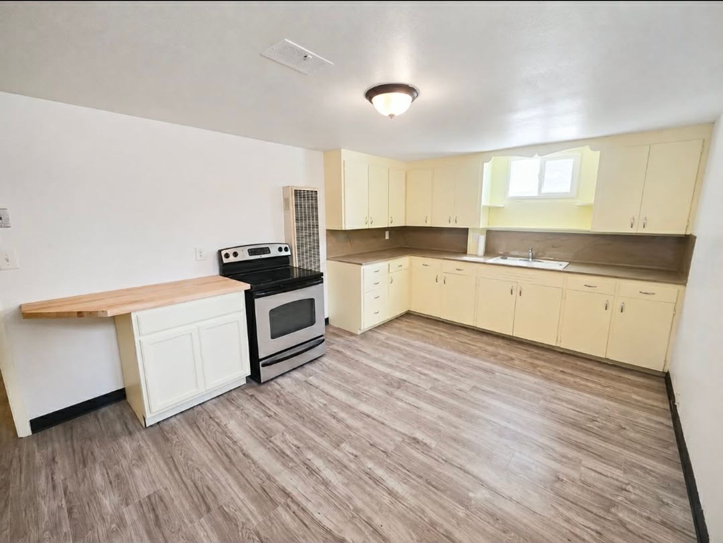 Two Bedroom Apartment Utilities Included – photo 4
