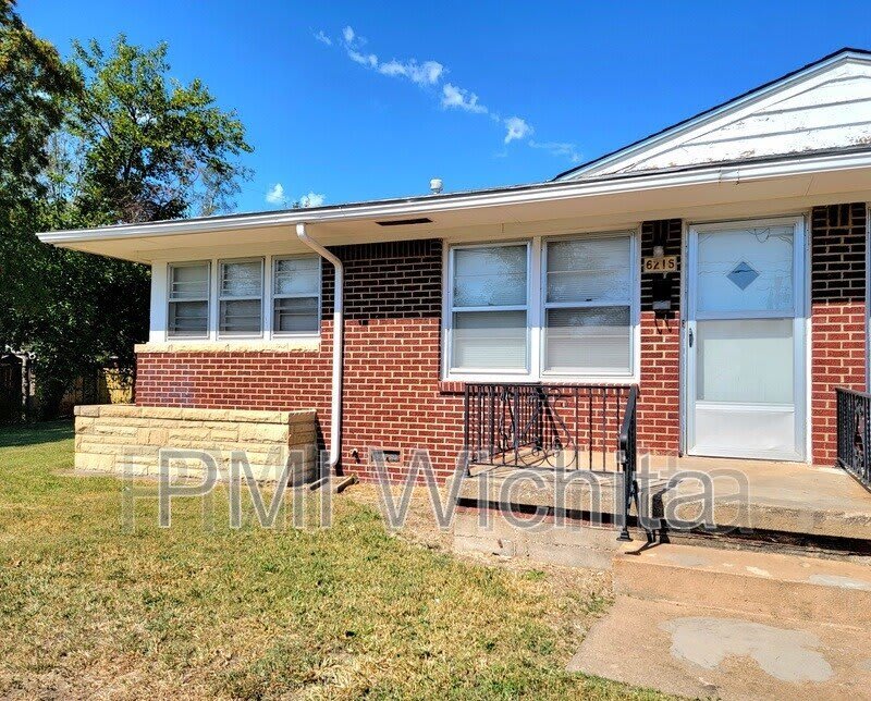 6218 E Lincoln St – photo 3