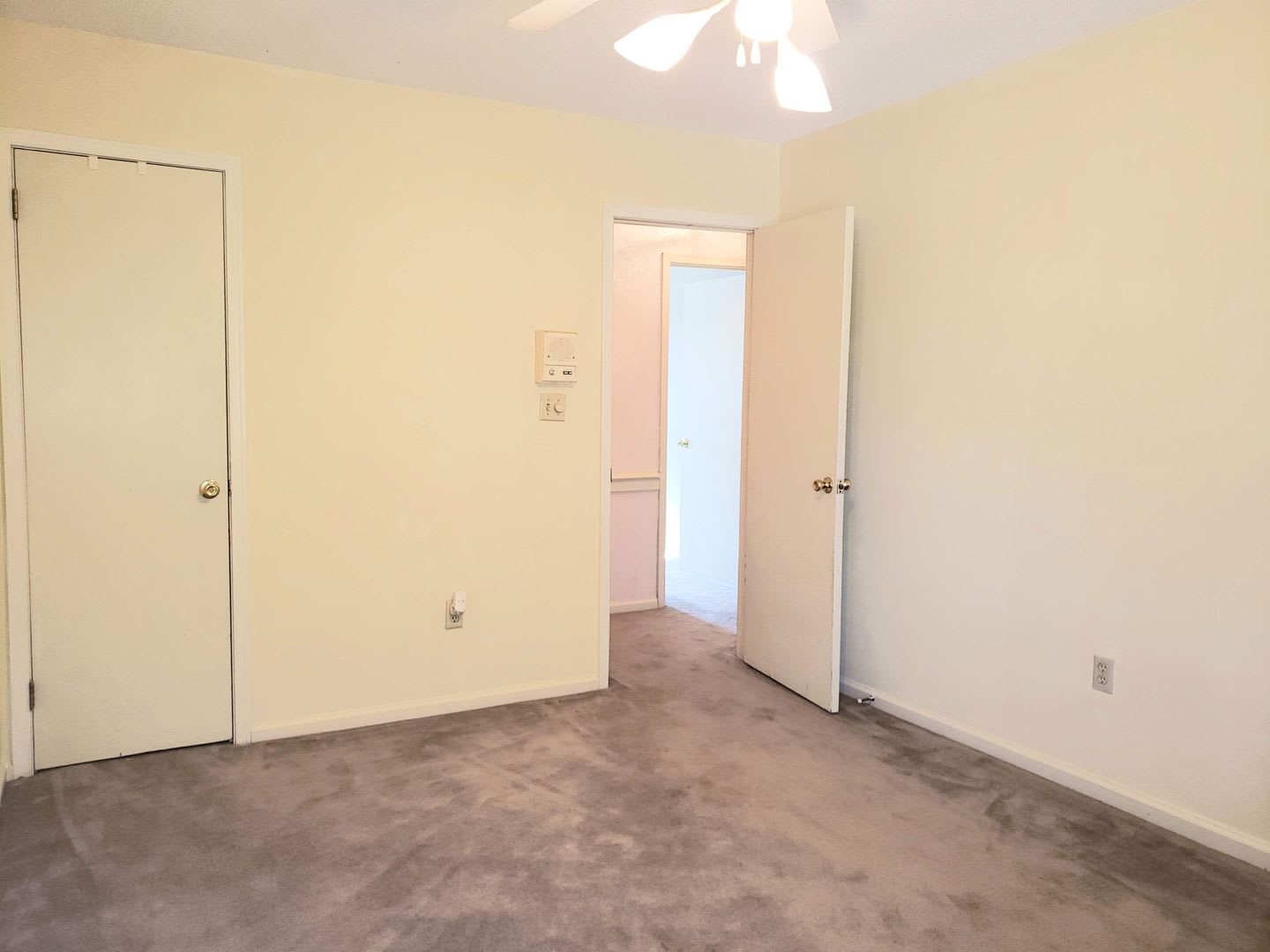 Vaughn Rd Convenient! – photo 2