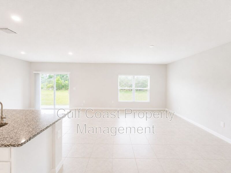 810 172nd Court East – photo 4