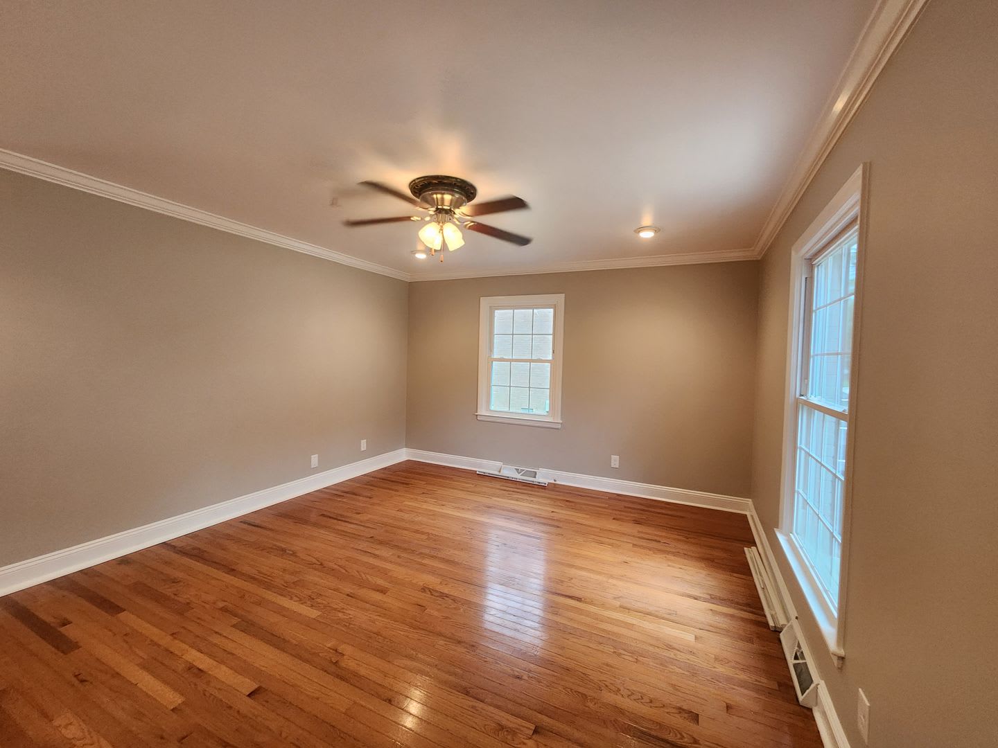 3 Bedroom Home in Shannon Park – photo 2