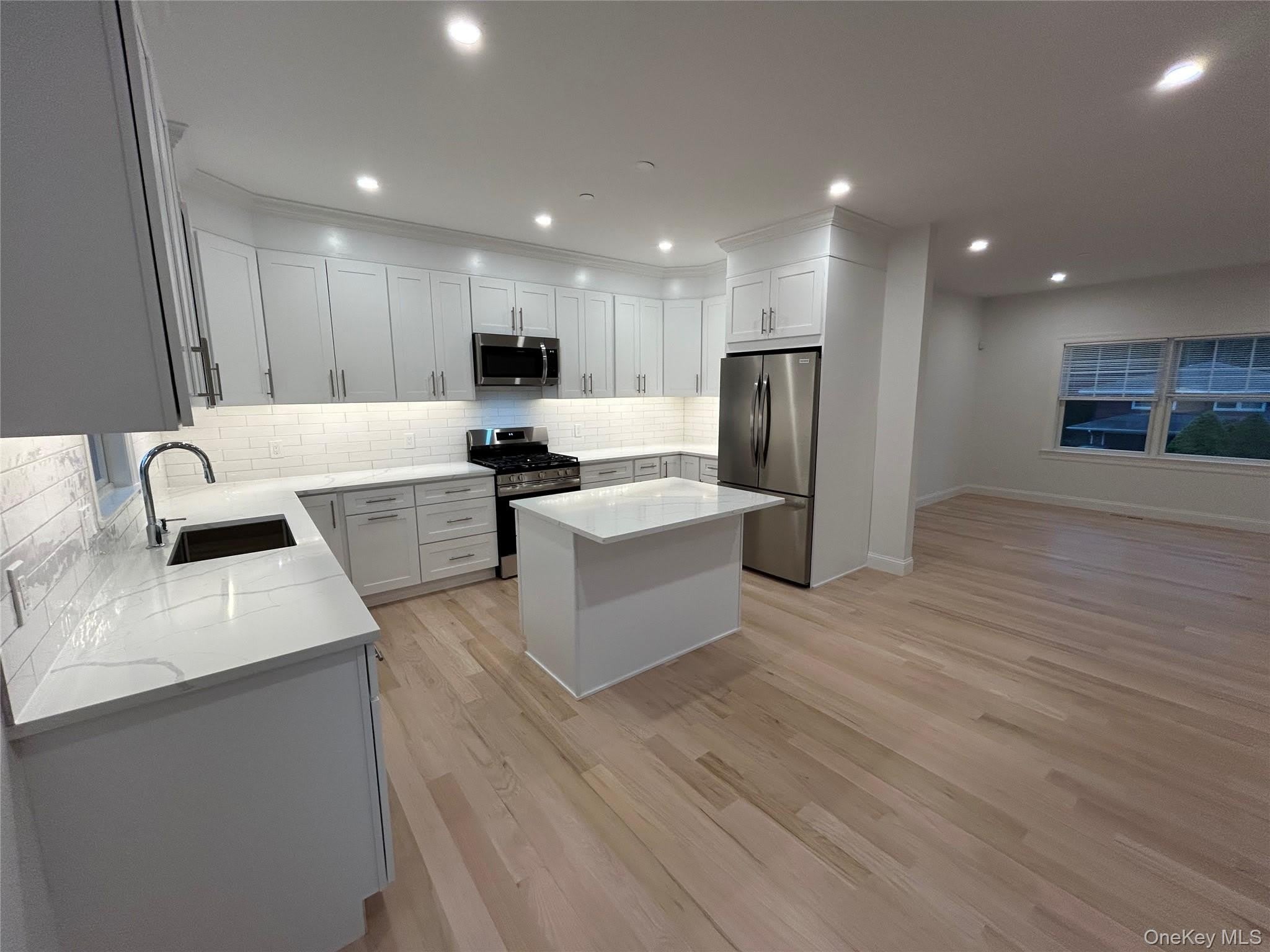 61 Adelphi Avenue – photo 5