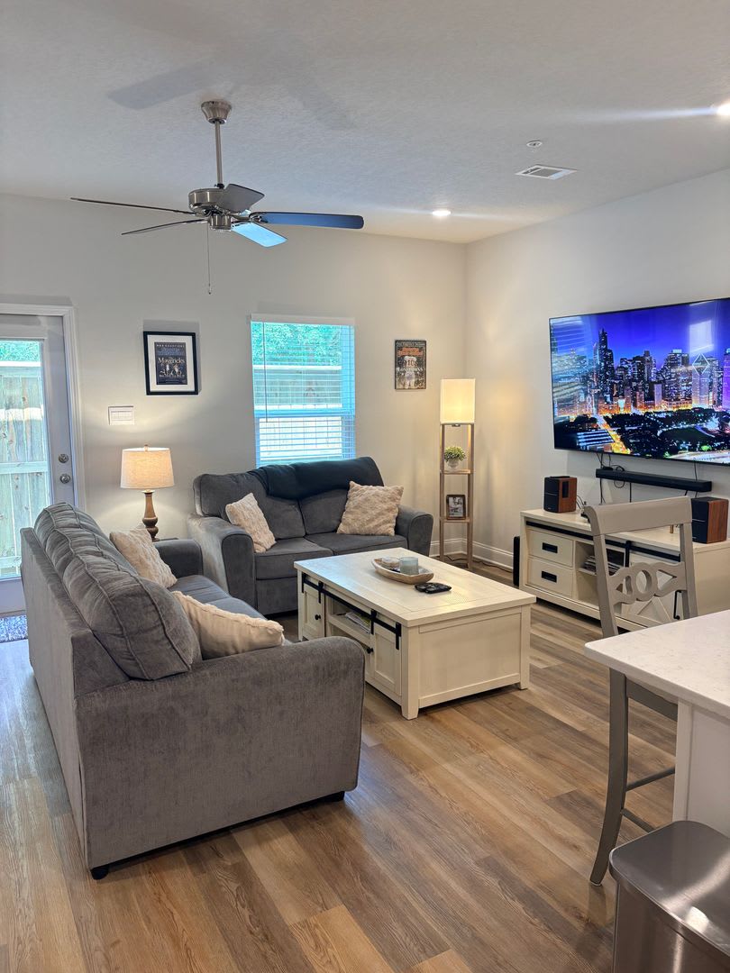 3 Bed • 2.5 Bath Townhome for Rent – photo 3