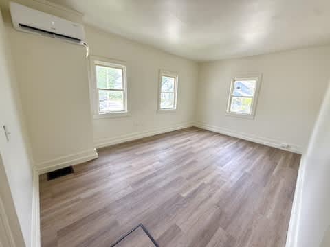 445 East Silver Street – photo 3