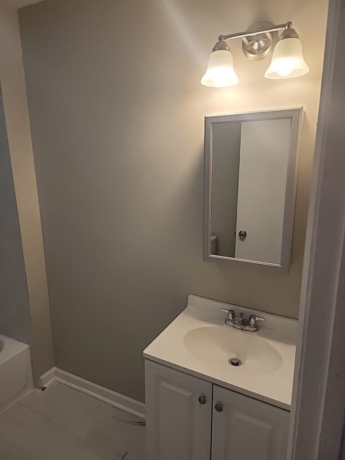 Spacious 3Br In Hartford S Barry Square 36 Whitmore St 3 Bed 1 Bath – photo 2