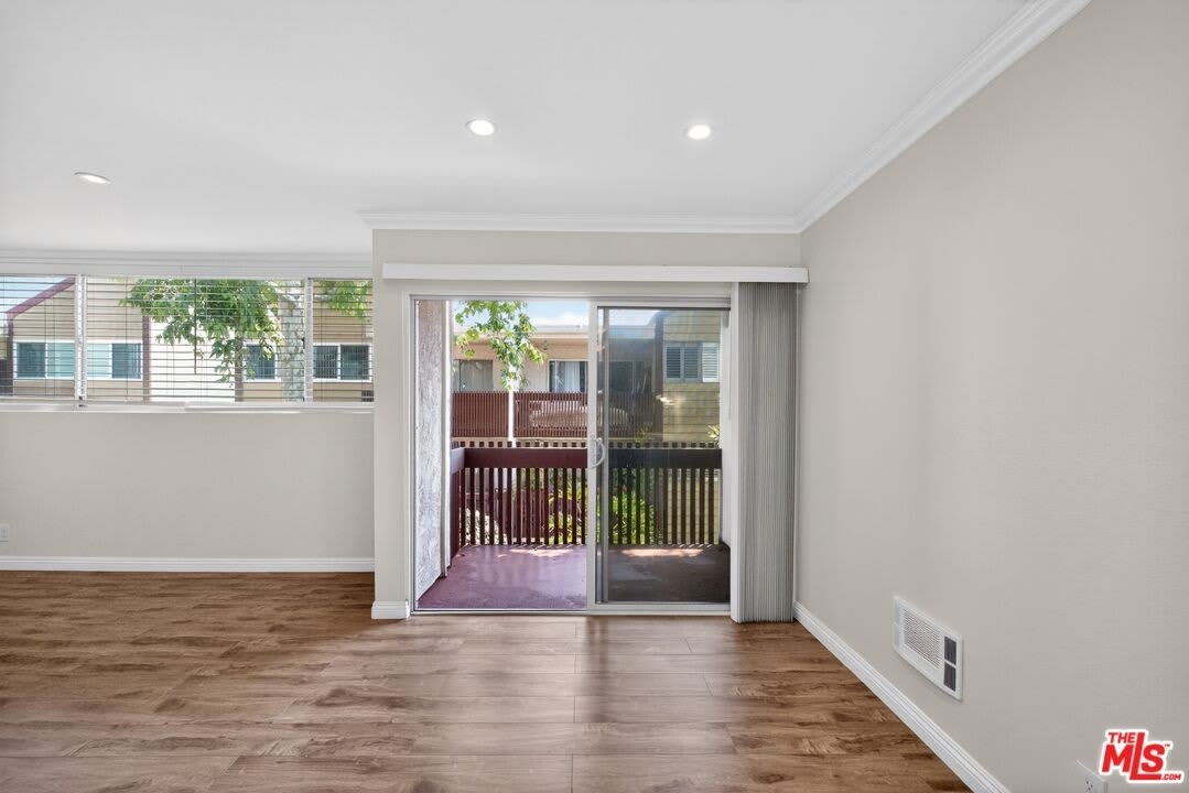 5900 Canterbury Dr – photo 2