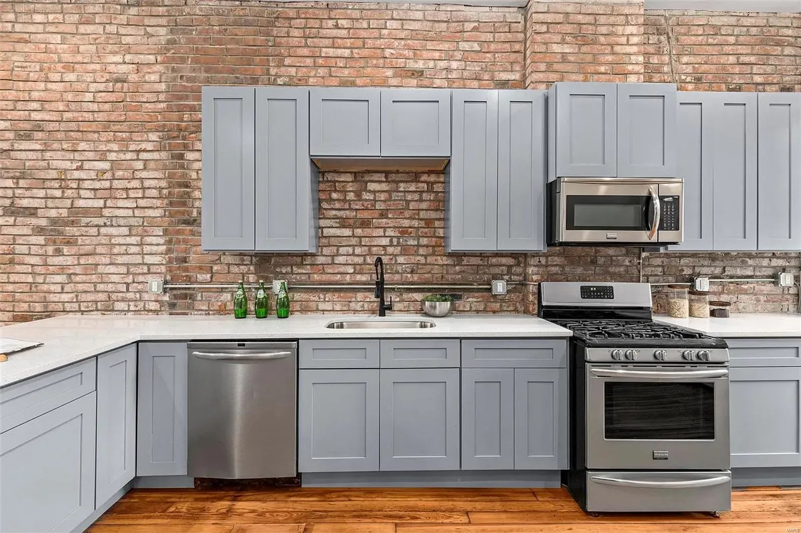 Exposed Brick Charm – photo 5