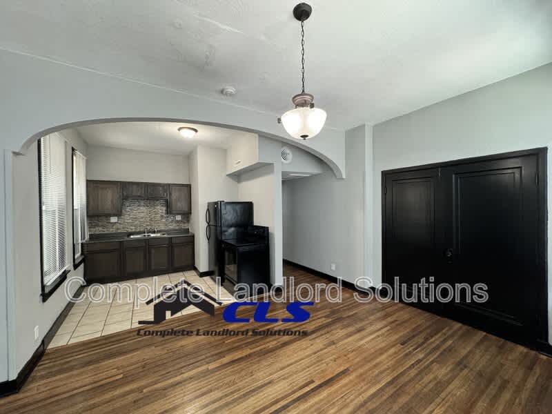 15 1/2 N 14th – photo 2