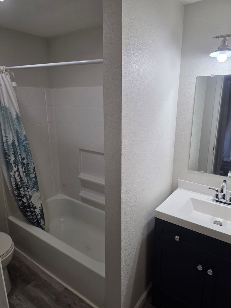 Cute Duplex with easy care front yard – photo 4