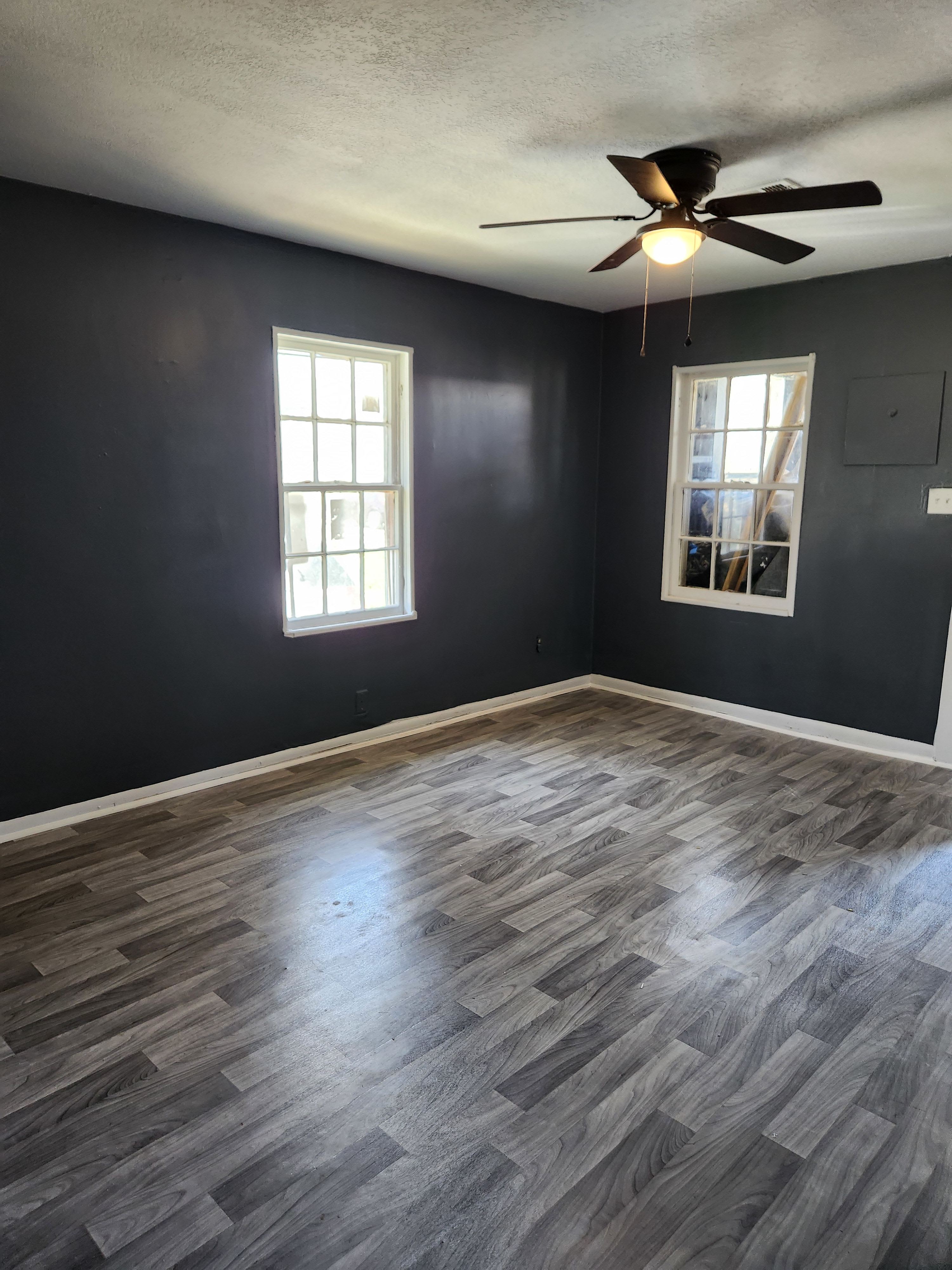 823 Burke Ave – photo 4