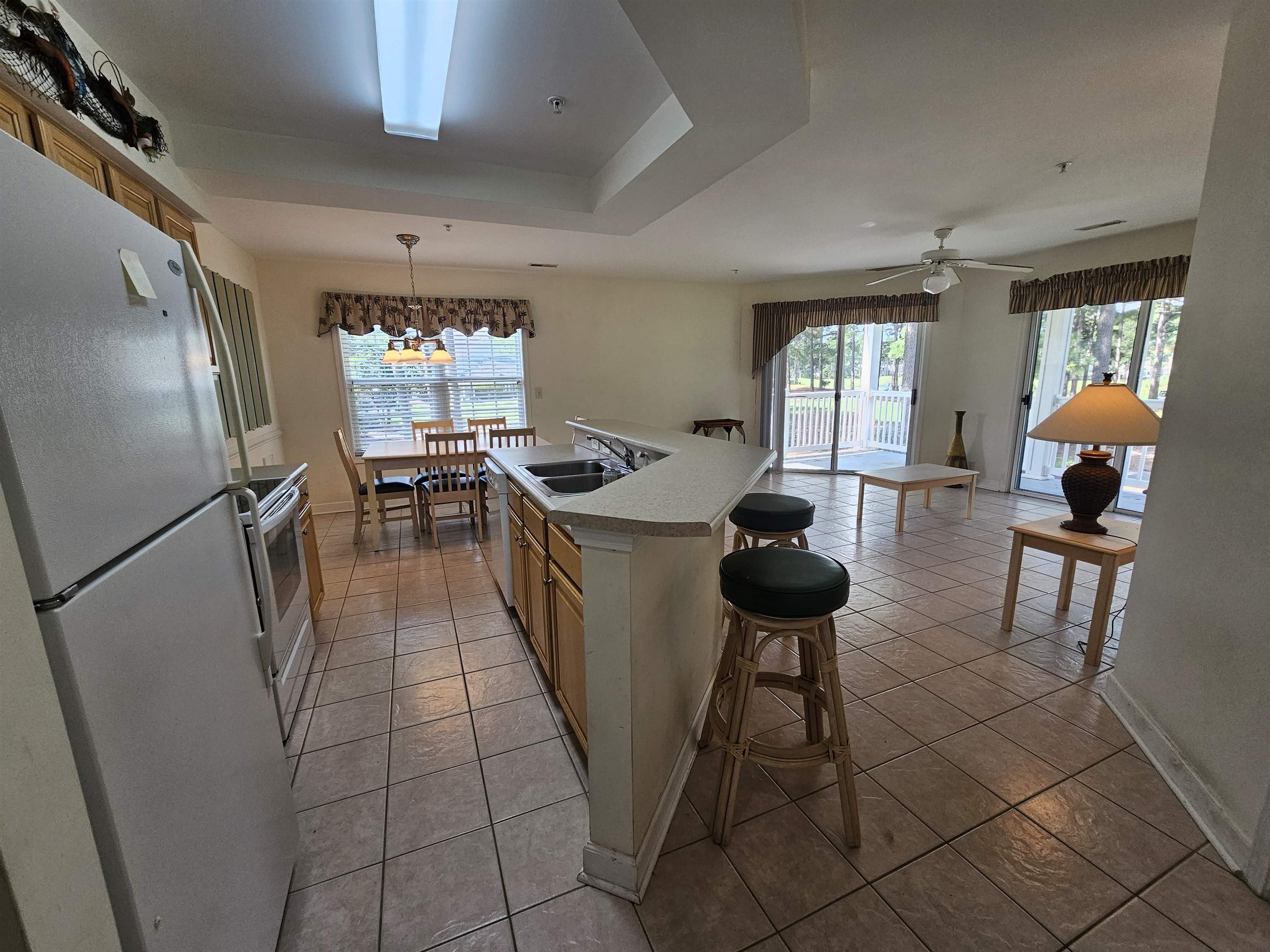 1215 N Middleton Dr. – photo 4
