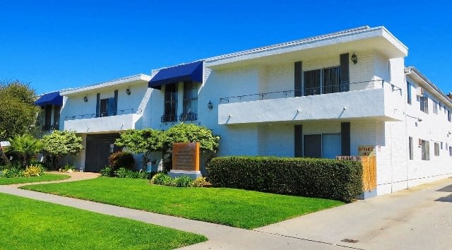 3610 Midvale Avenue – photo 4