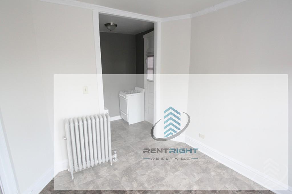 1706 West Albion Avenue – photo 3