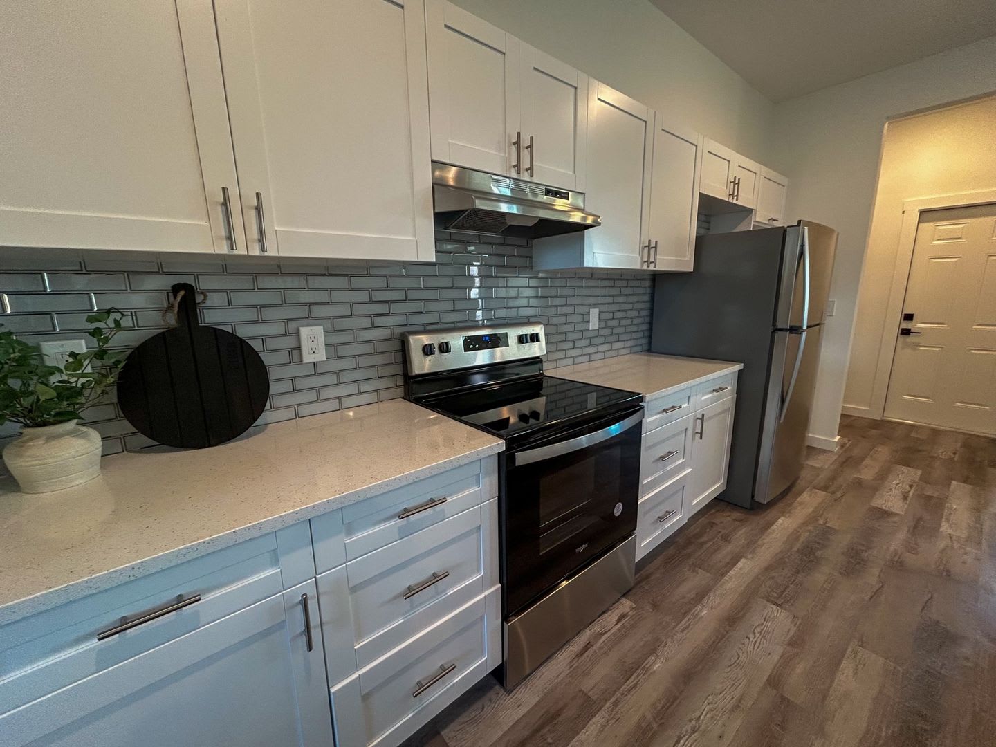Stunning New Construction Home In Desirable Cape Coral Neighborhood Modern Design Spacious Layout And High End Features Throughout – photo 3