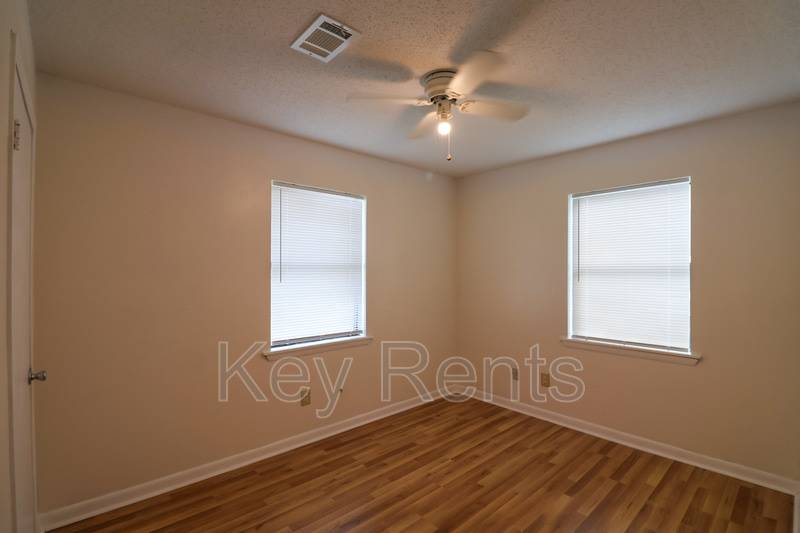 4679 Bradley Dr. – photo 4