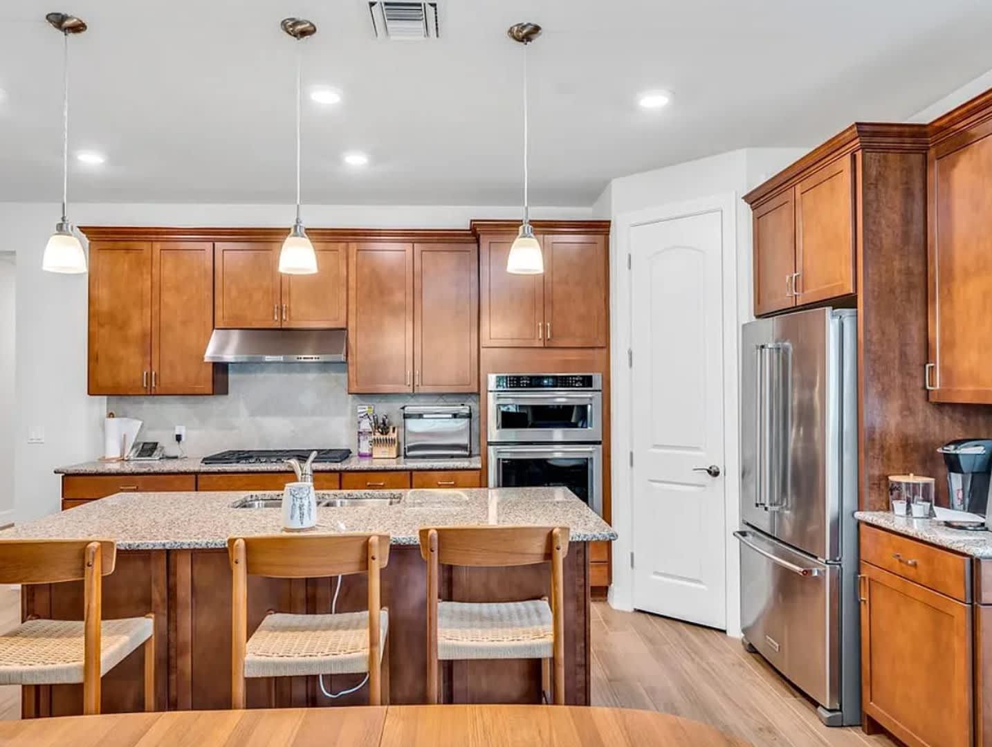 Beautiful Home On A Corner Lot – photo 3