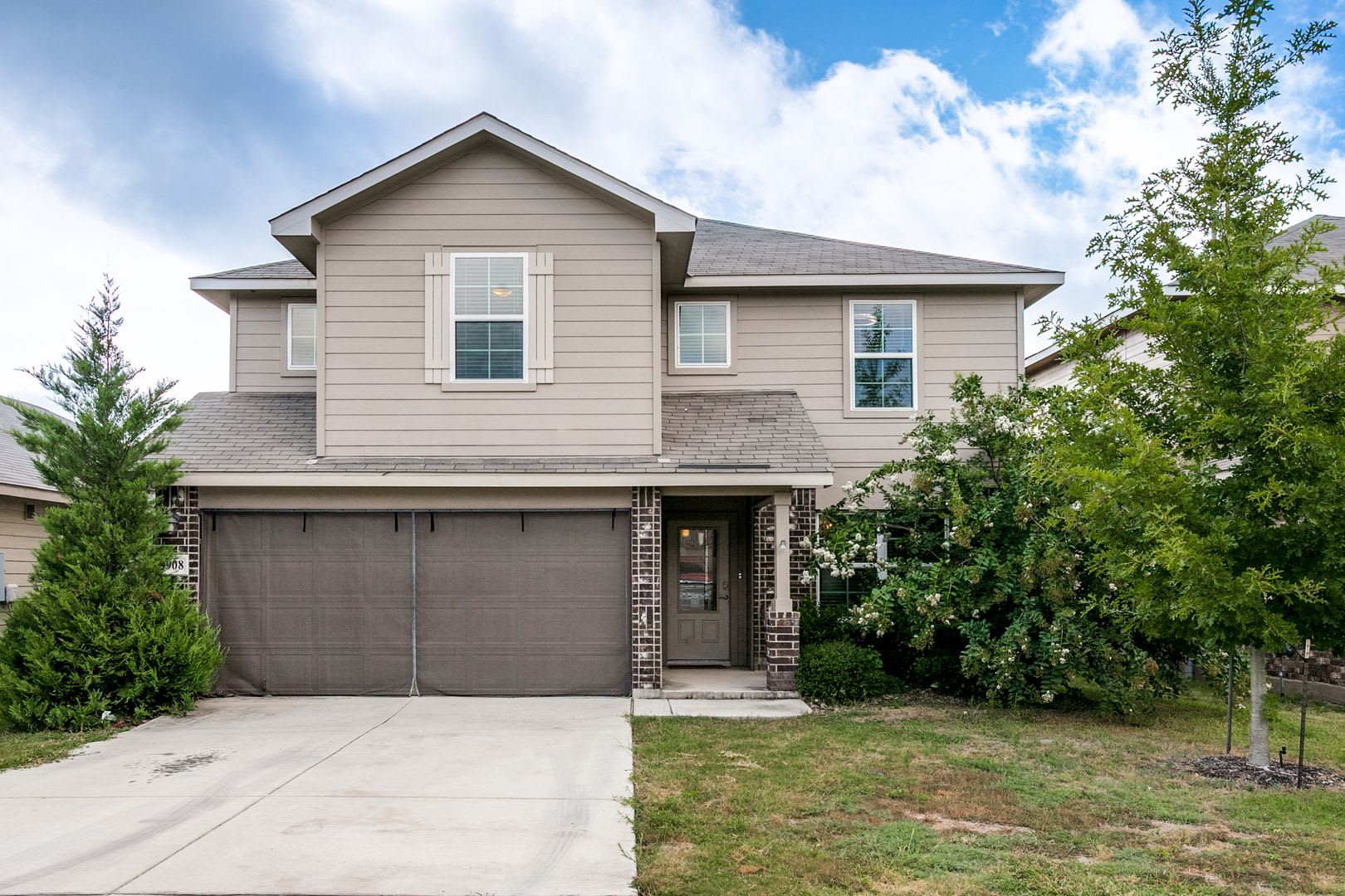 BEAUTIFUL 5-BEDROOM HOME IN VALLEY RANCH – photo 1