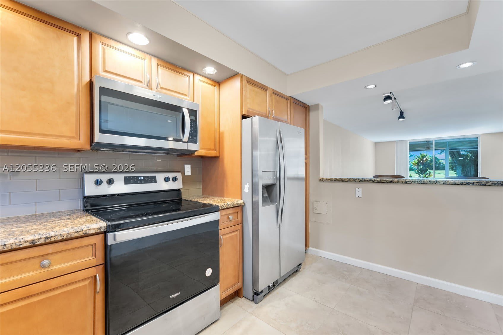 9811 N Hollybrook Lake Dr – photo 5