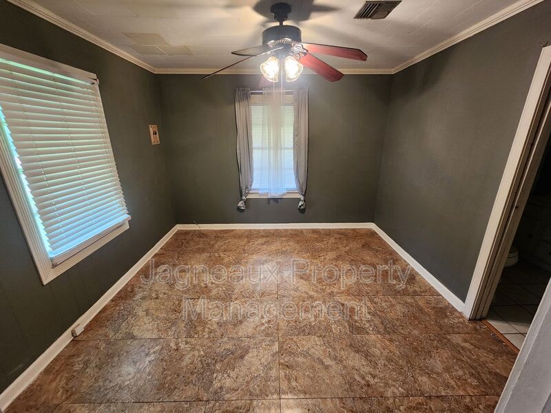 1009 Providence St. – photo 2