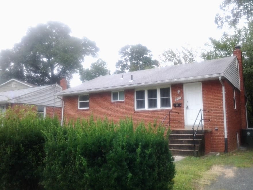 Beautiful and spacious 5 BR/2BA minutes from UMD campus – photo 1
