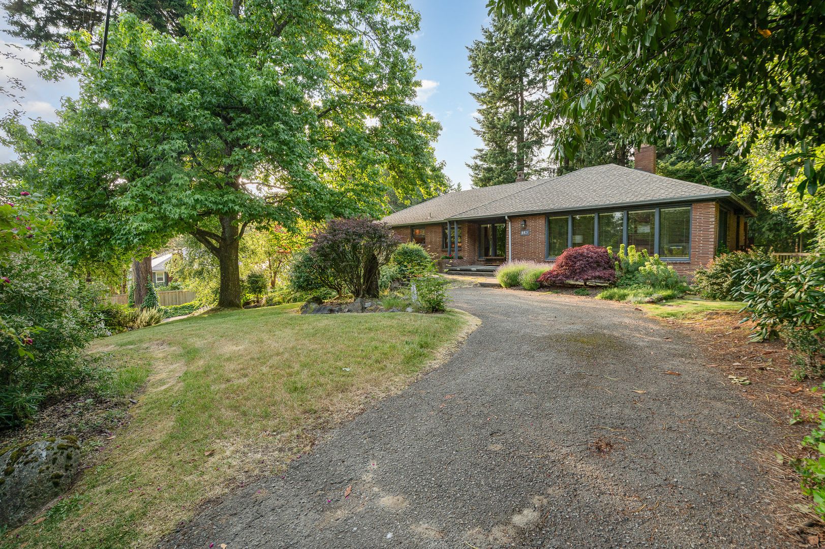 4Bd 2Ba Seattle Home – photo 3