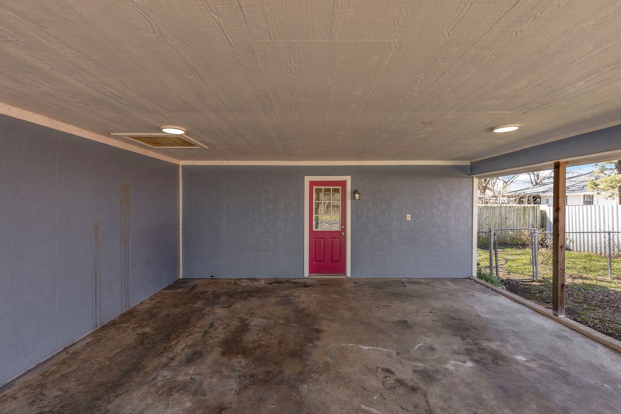 207 E Travis Street – photo 5
