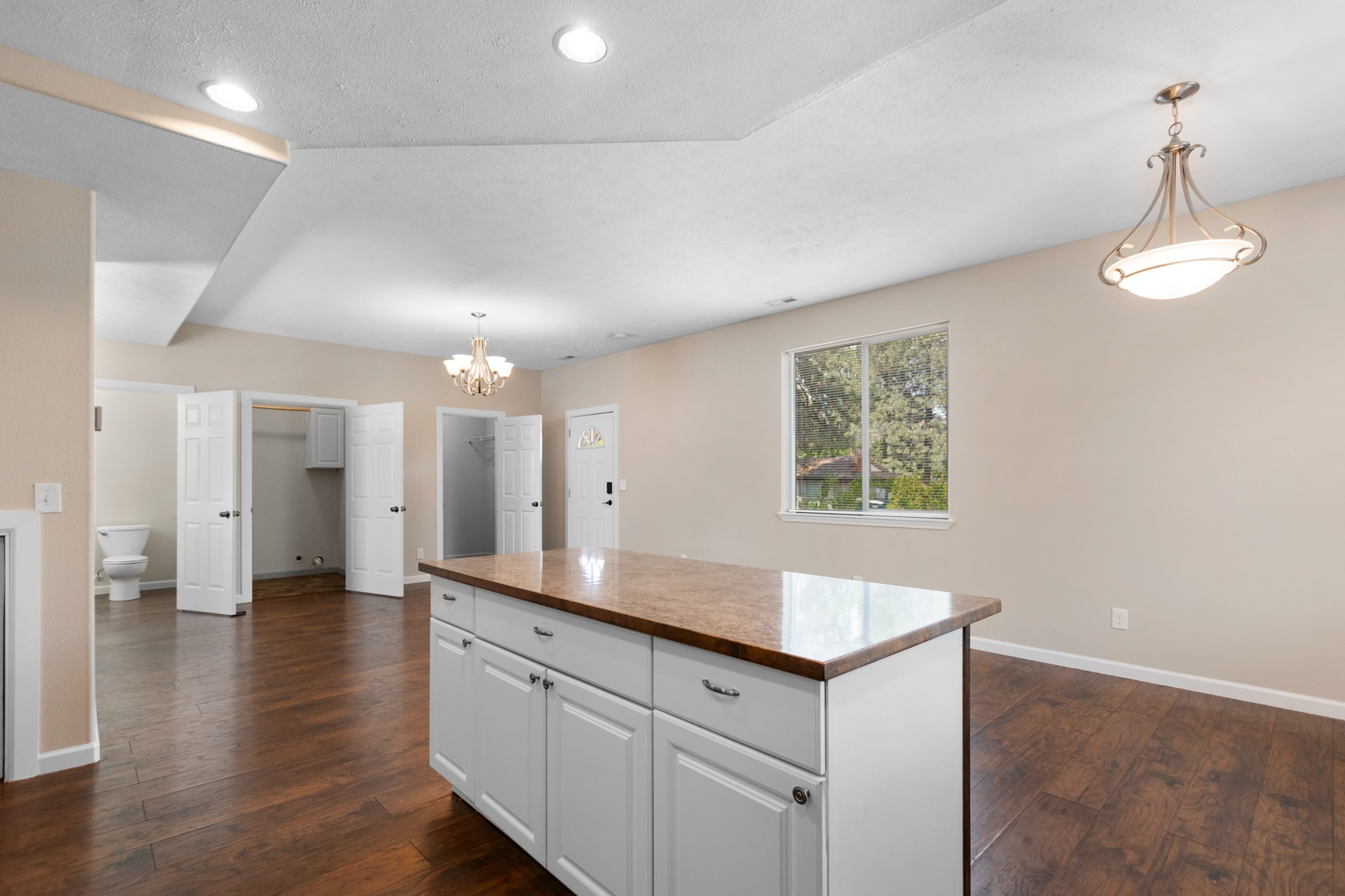 3164 East 16Th Avenue – photo 3