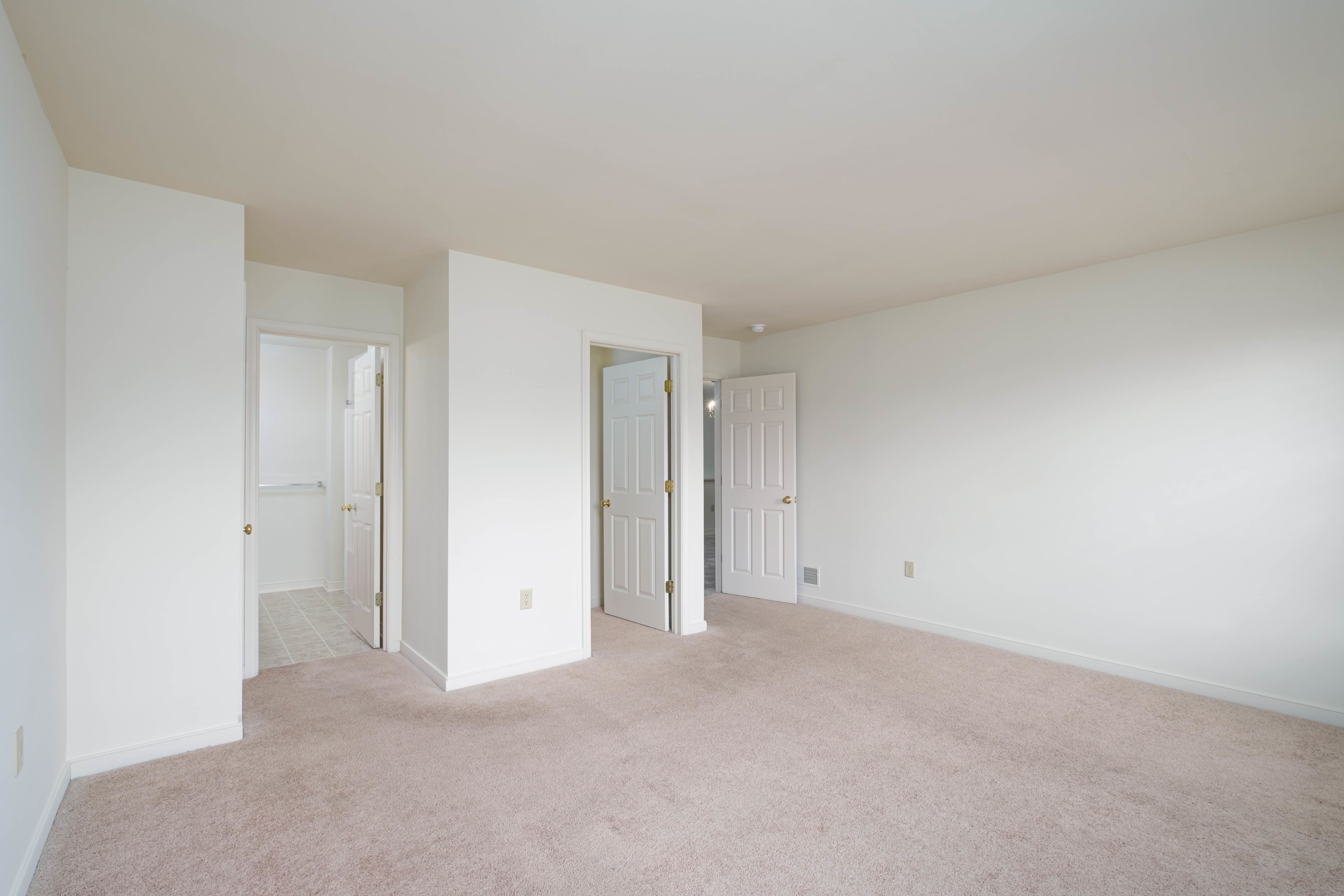 110 Clapton Court – photo 4
