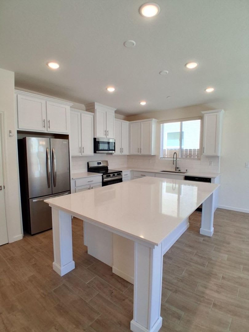 Special Half Of First Month S Rent Solar Included Spacious Single Story Fresno Home With Den 2 Car Garage – photo 3