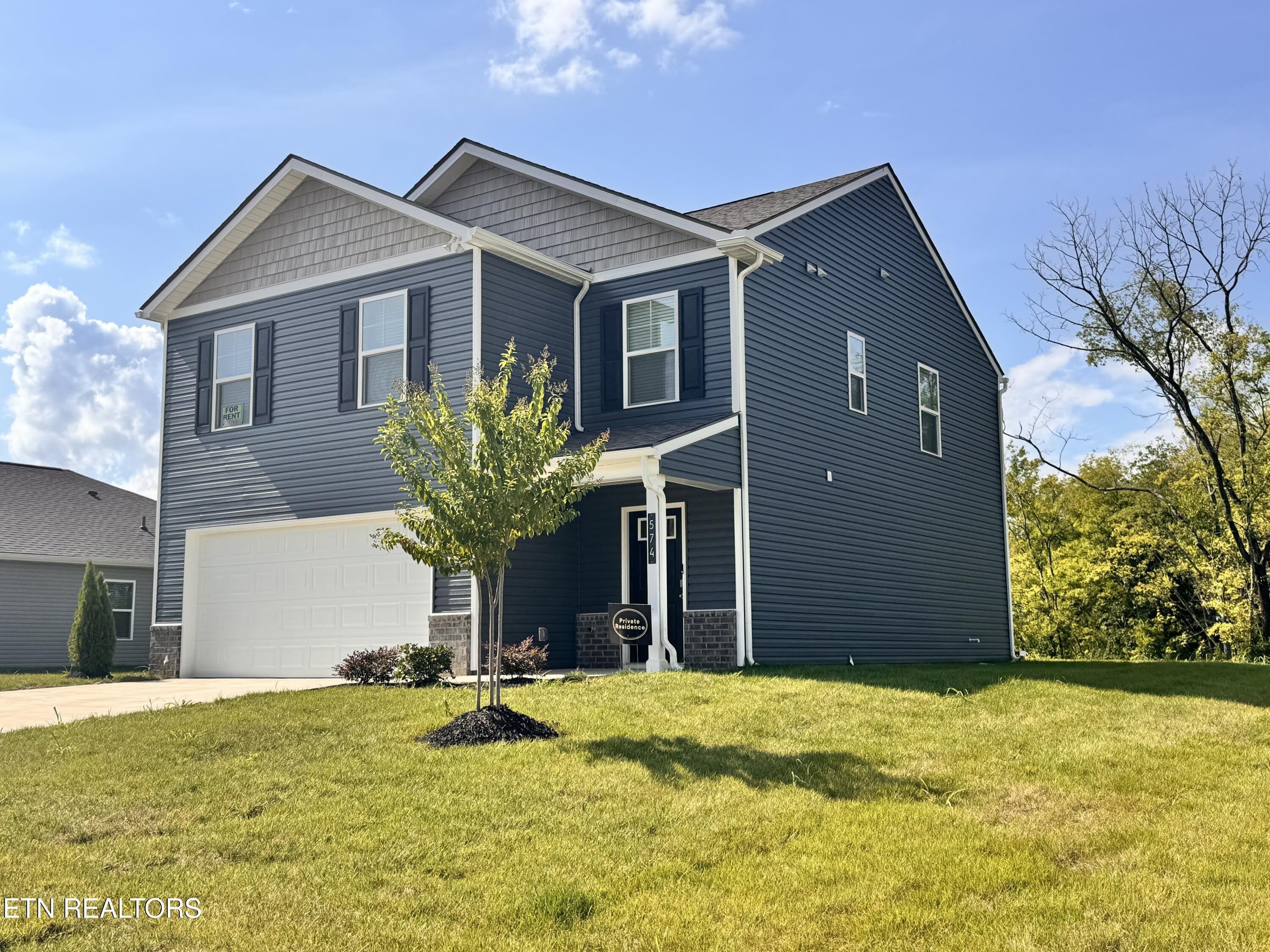 574 White Oak Lane – photo 1