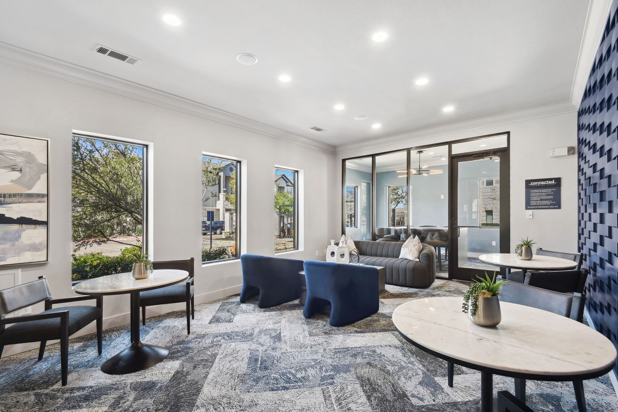 Collier Luxury Living – photo 4