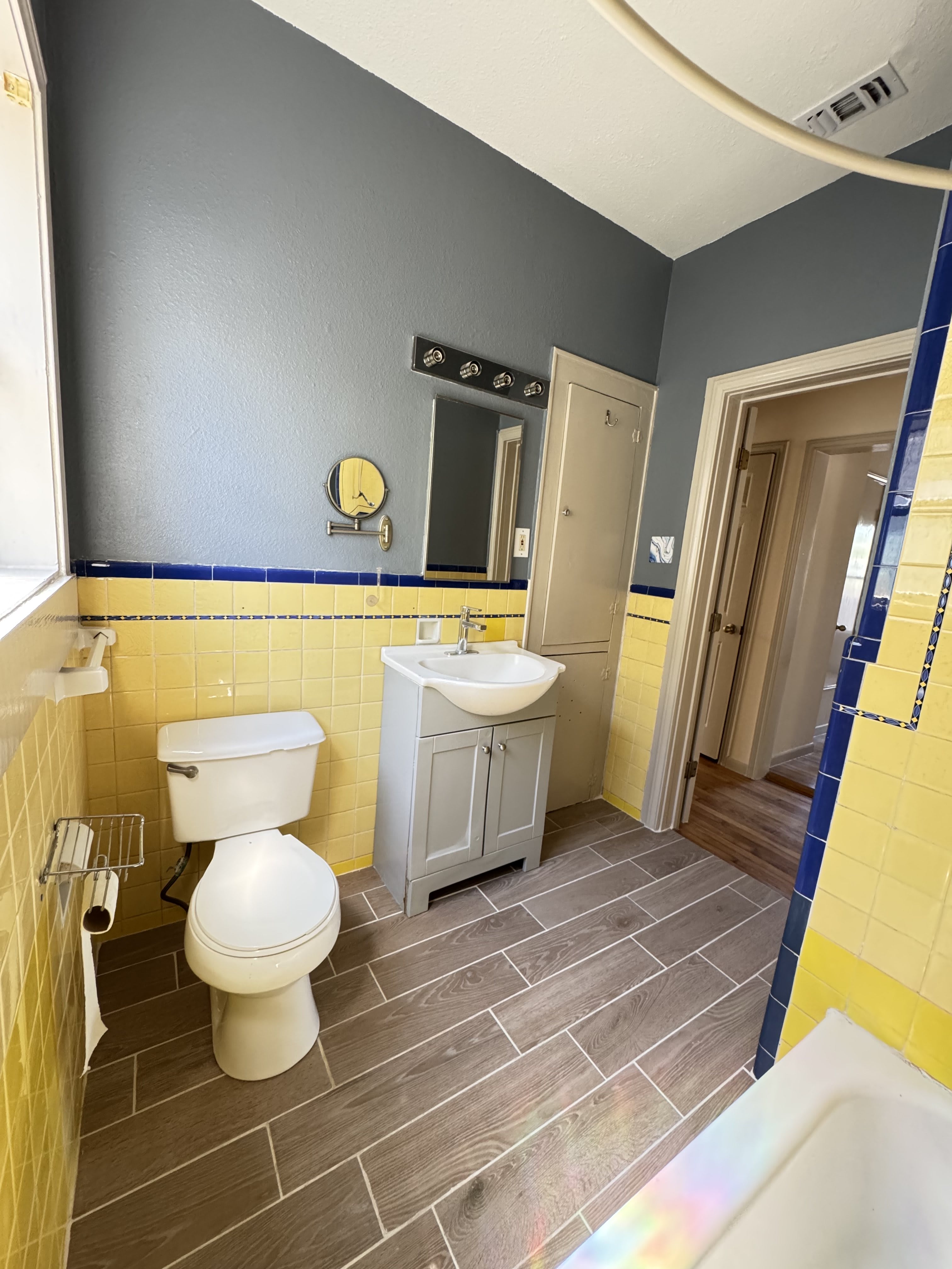 709 E Elmira St – photo 3