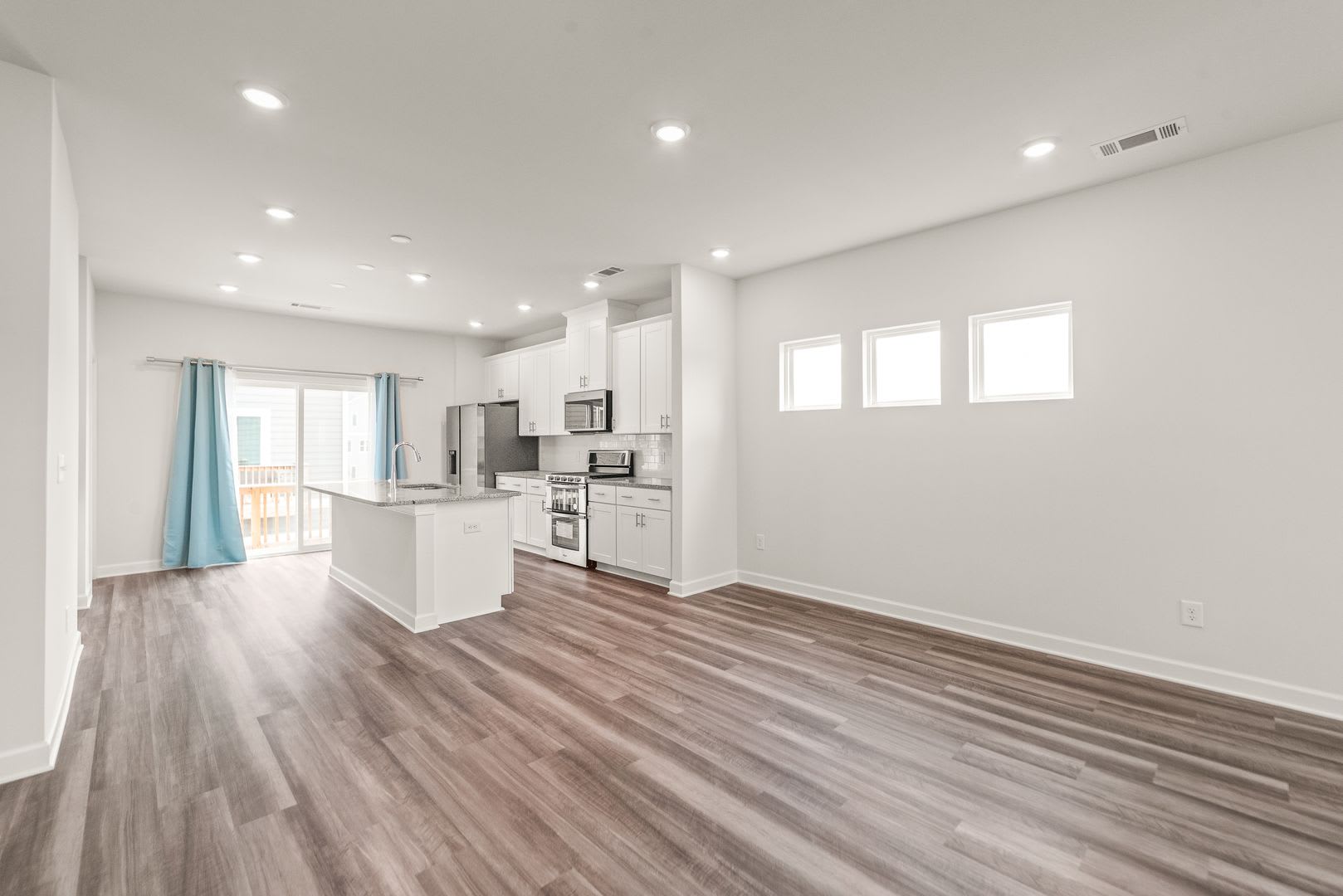 3 Story Townhome in City Park! – photo 5