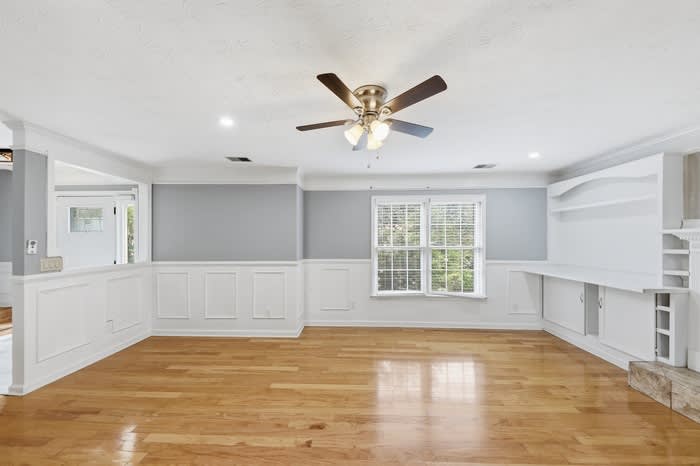 310 Crescentview Court – photo 2