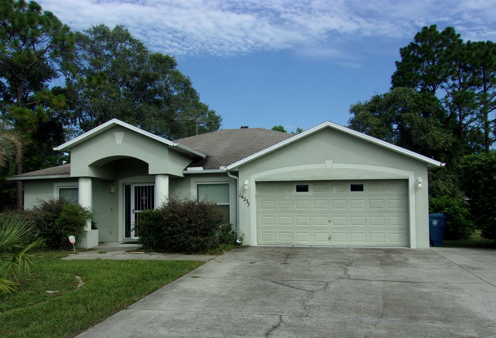 Beautiful & Spacious 3 Bedroom Home – photo 1