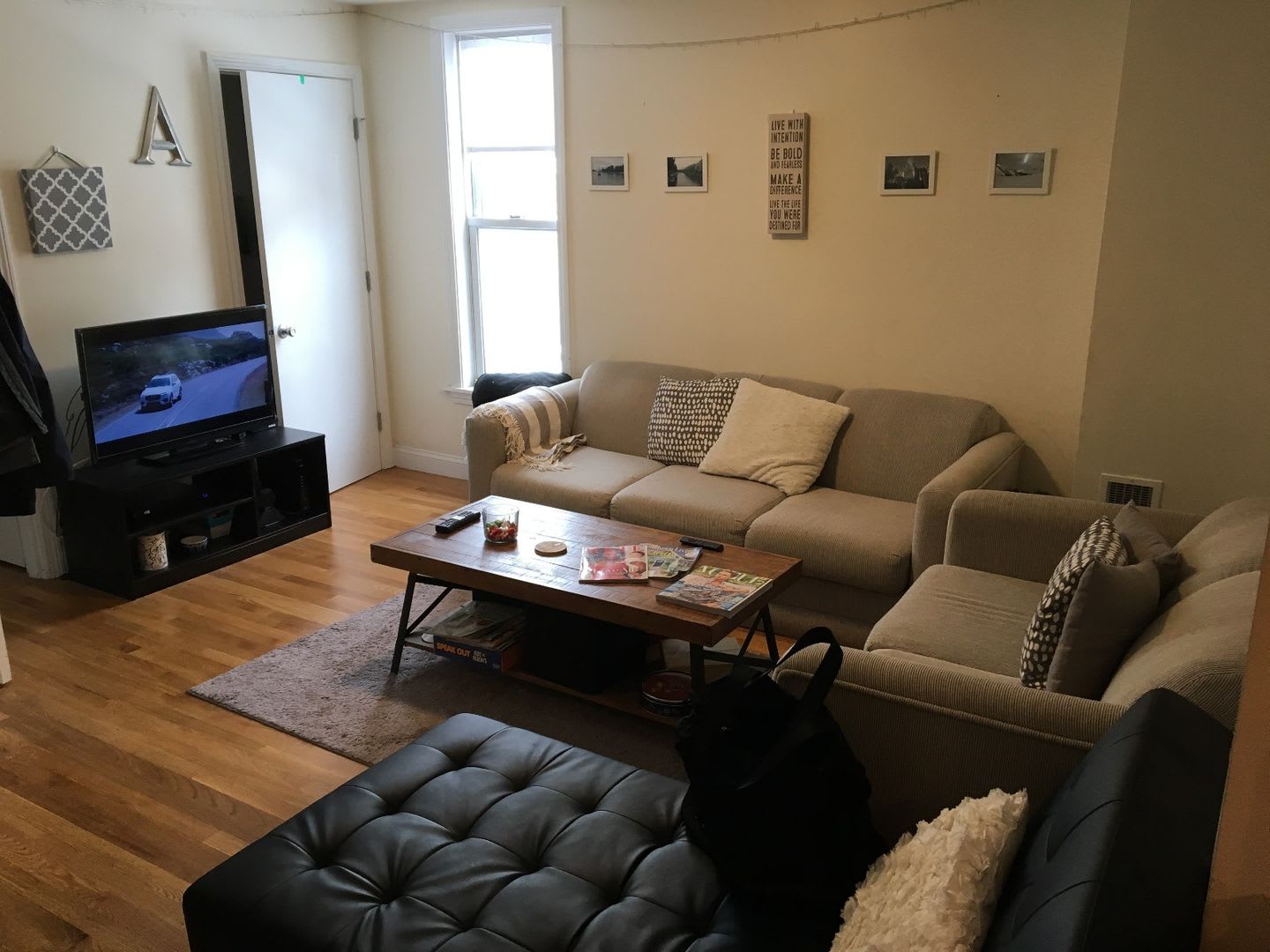 Nicely updated 3 bed with in-unit laundry in Brookline Village! – photo 4