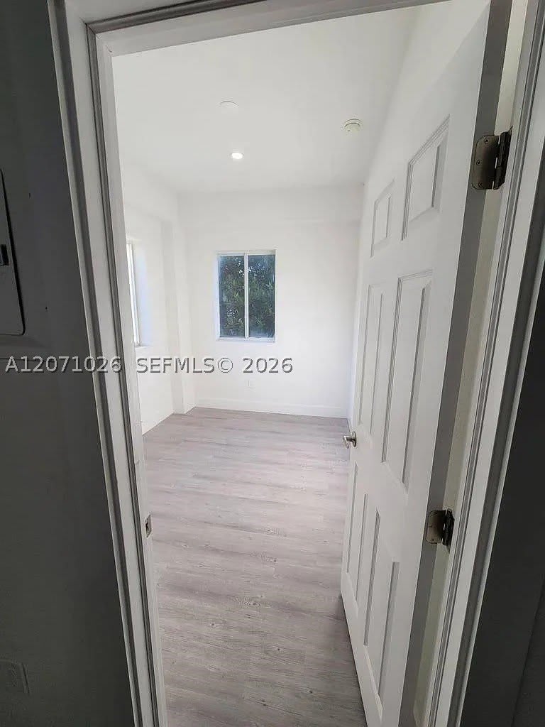 734 SW 4th St – photo 3