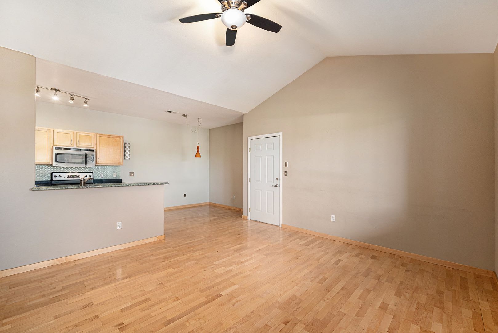 3-Bedroom Condo – photo 5