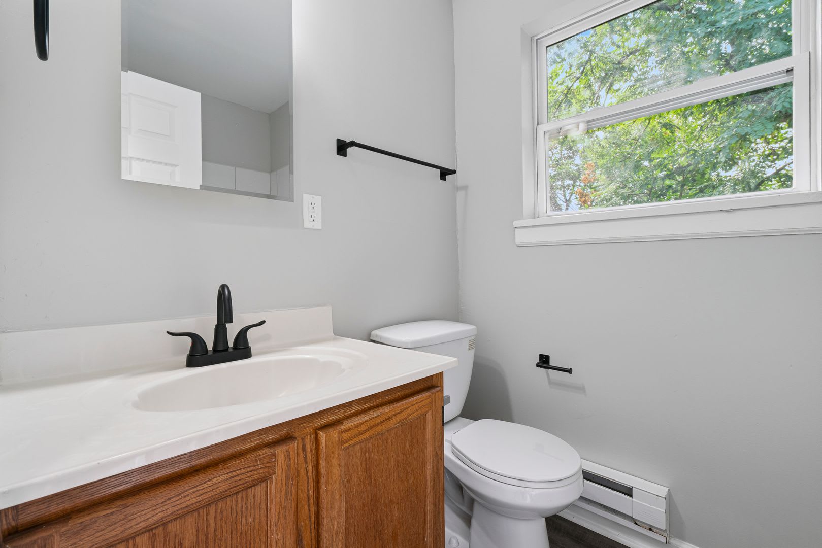 Beautiful 3 Bedroom House in Munhall available now! – photo 3
