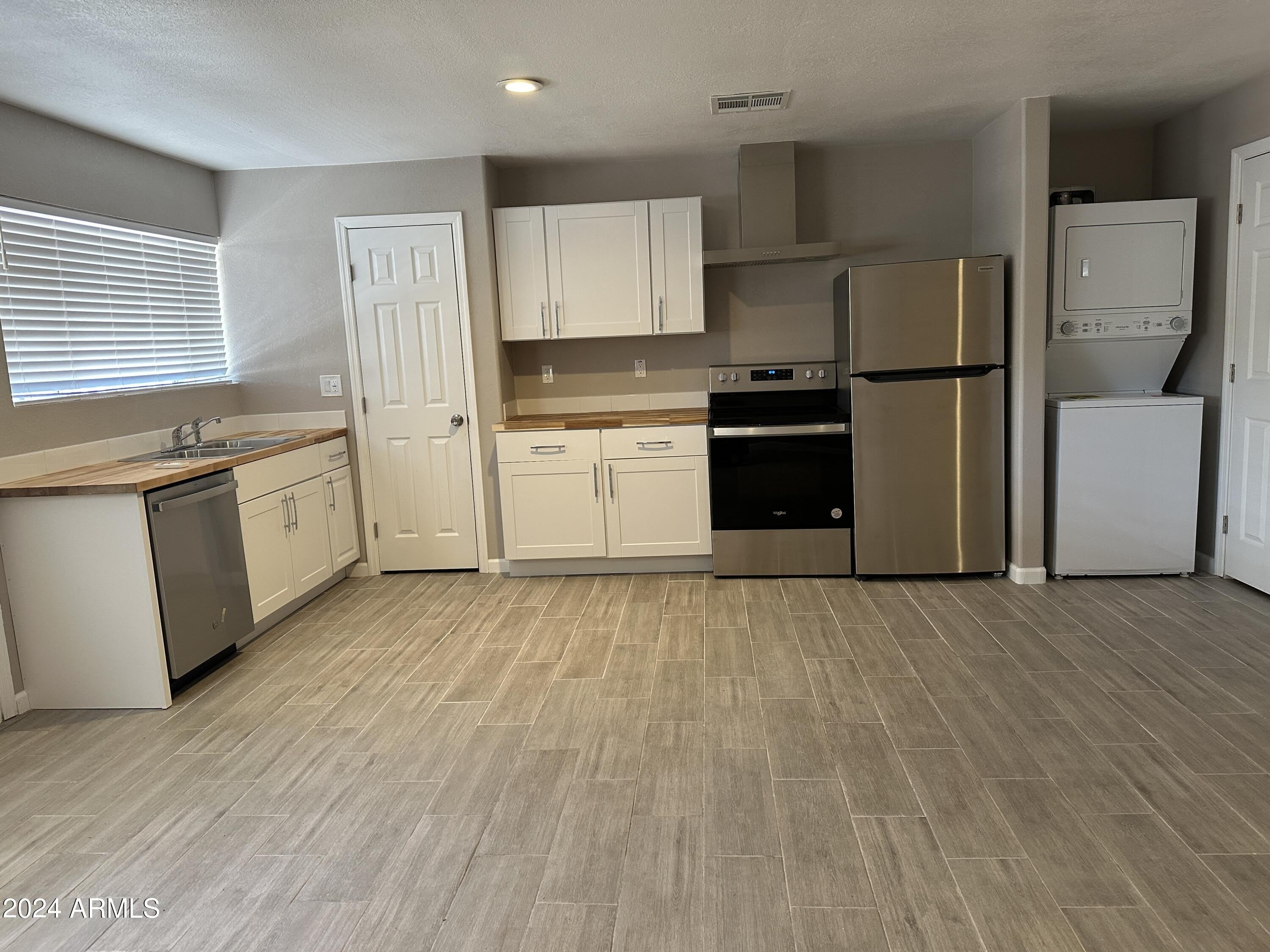 35211 N 49TH – photo 4
