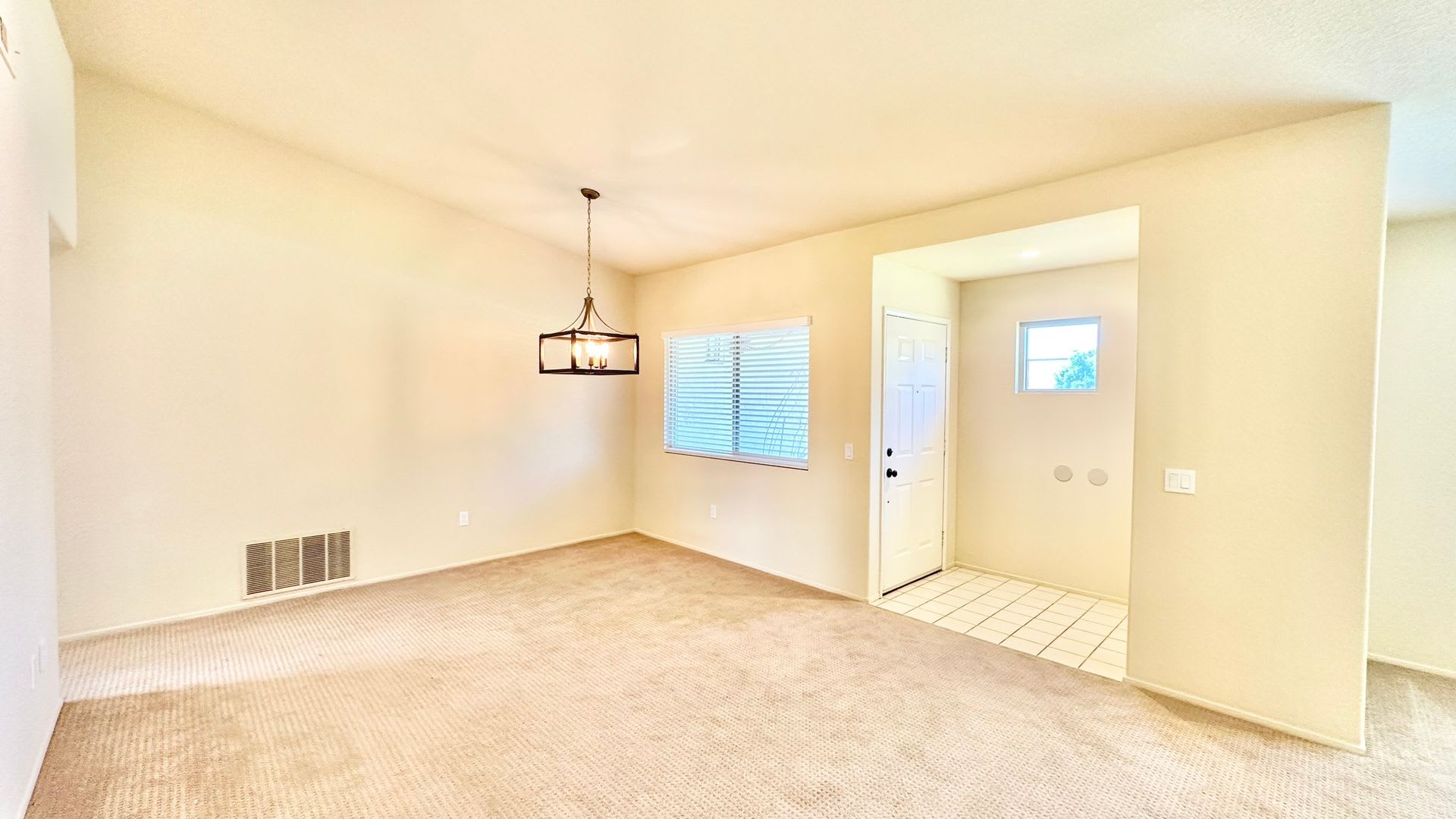 Lovely Single Story Home In Quiet Neighborhood Of Fallbrook Minutes To Everything – photo 3