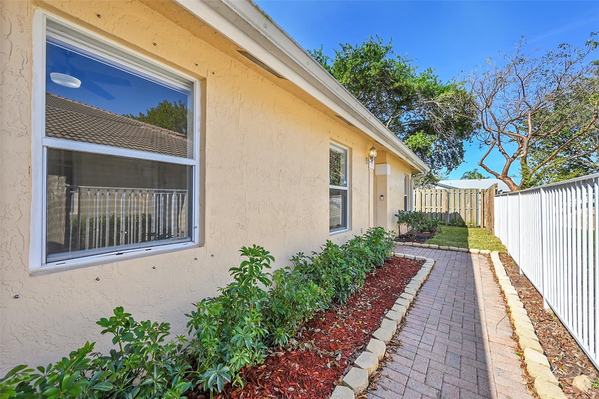 5361 NW 90th Avenue – photo 4
