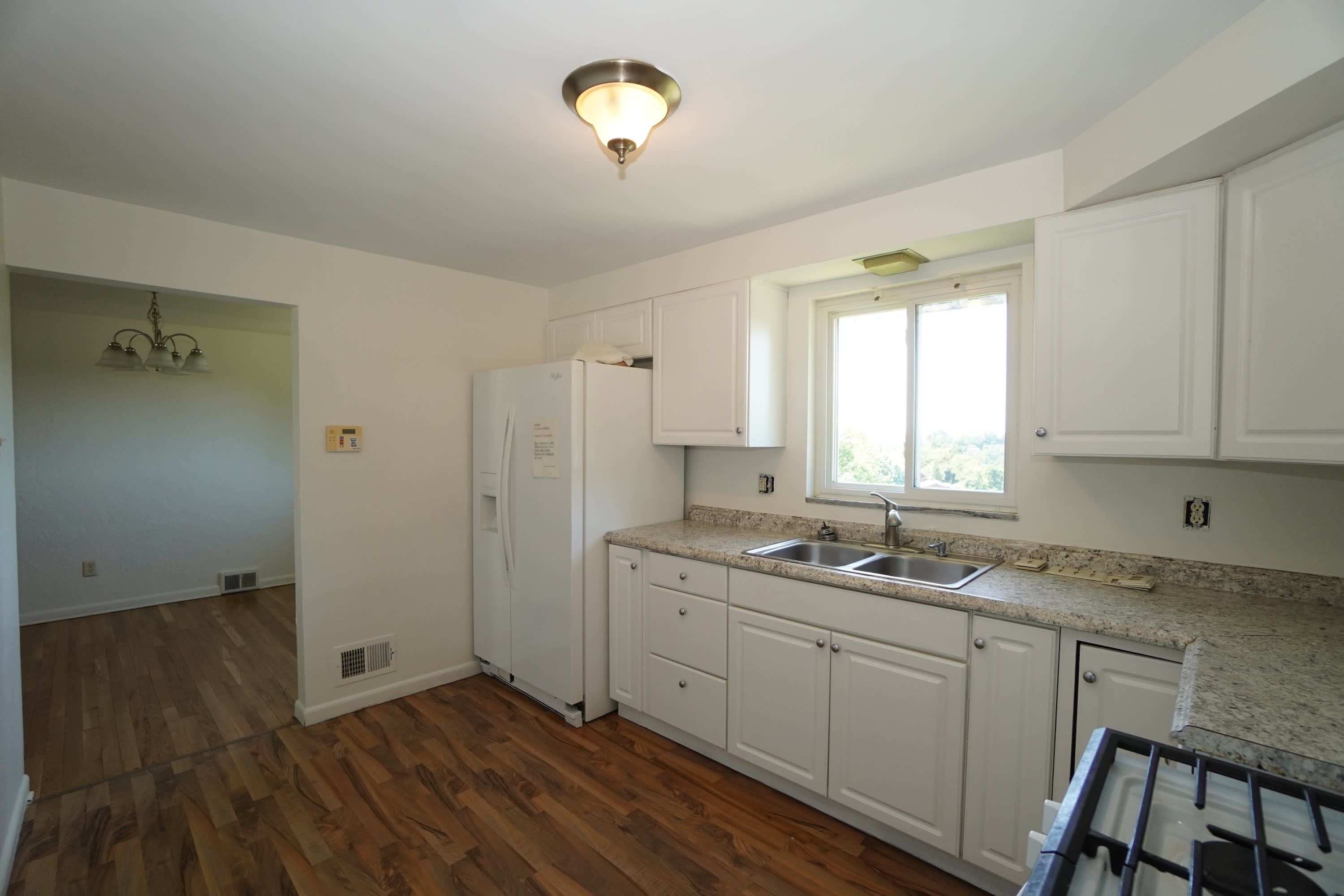 1092 Greentree Road – photo 3