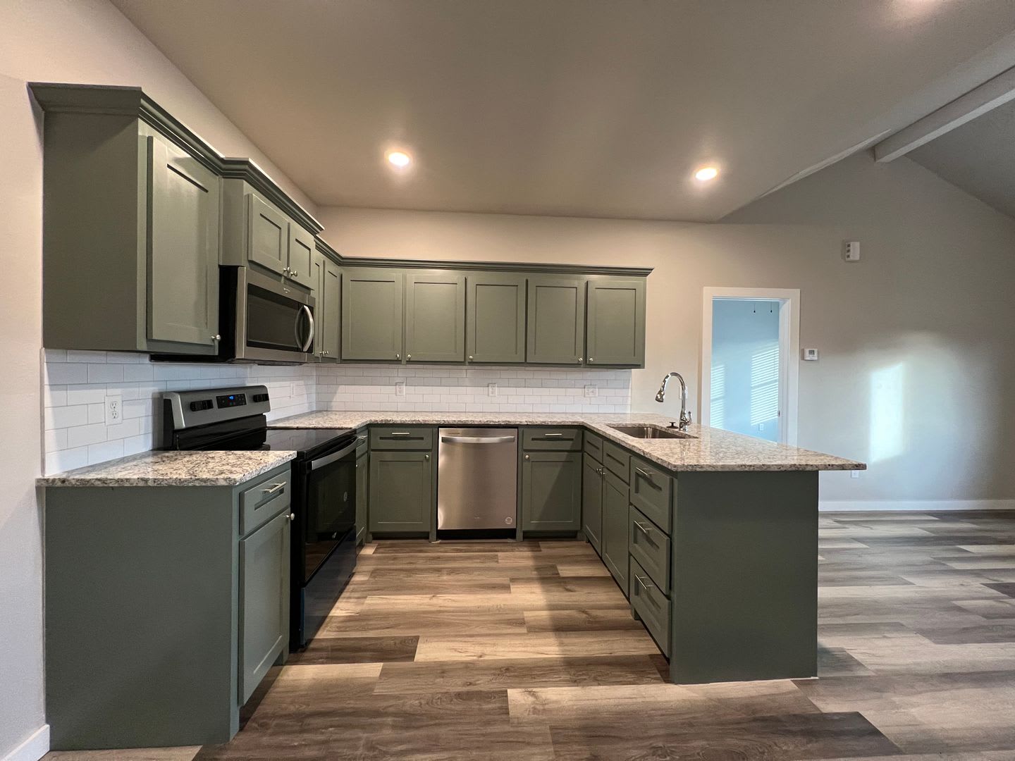 1128 W Iowa – photo 3