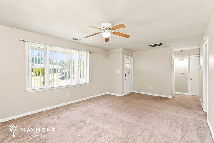4406 Traylor Street – photo 3